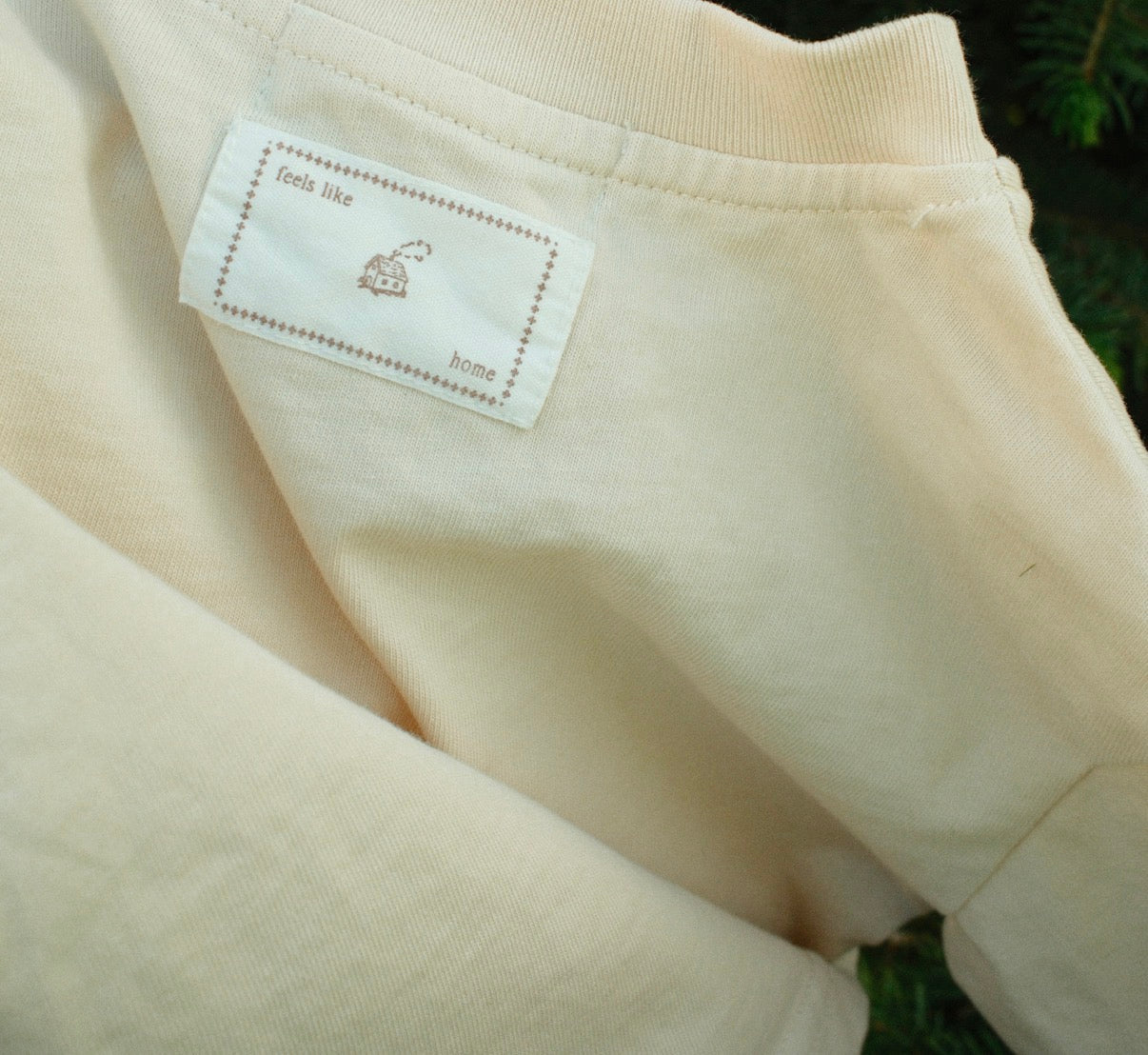 staple sunroom tee